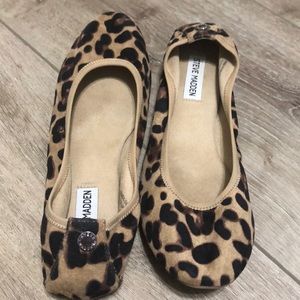 Steve Madden Leopard Flats